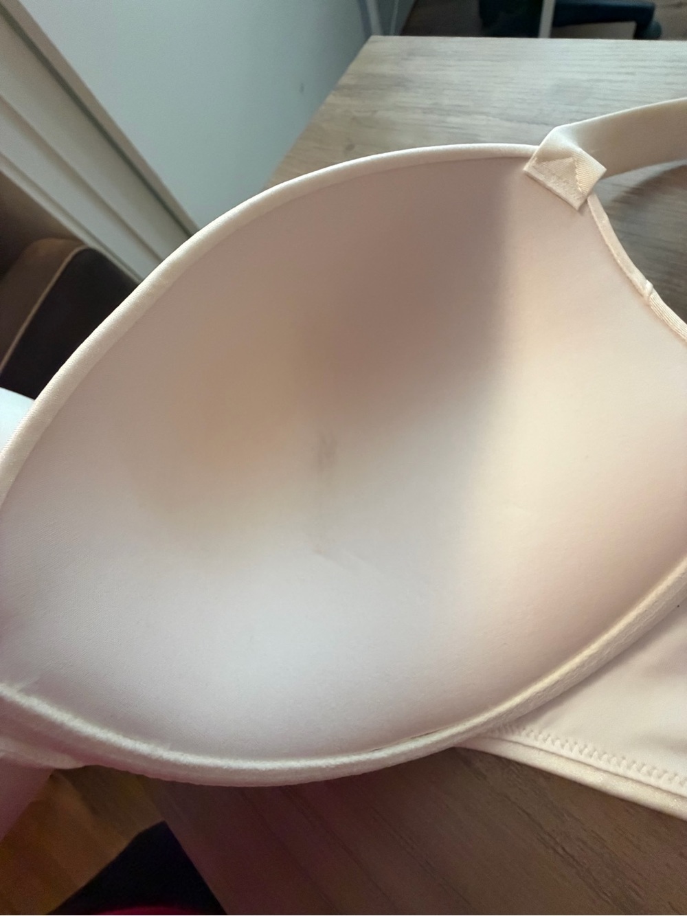 Victoria’s Secret White T-Shirt Bra 38DDD NWT Logo Strap Lightly Flawed - Picture 13 of 14
